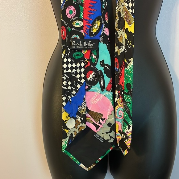 Nicole Miller Vintage 1991 Music Records Jazz Band Silk Necktie Tie - Picture 11 of 15